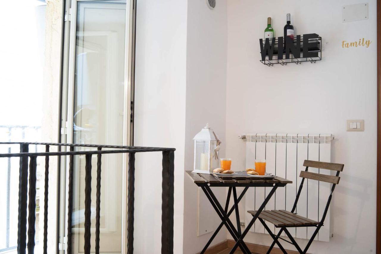 Hôtel Athmosfera Nova 18 à Naples Extérieur photo